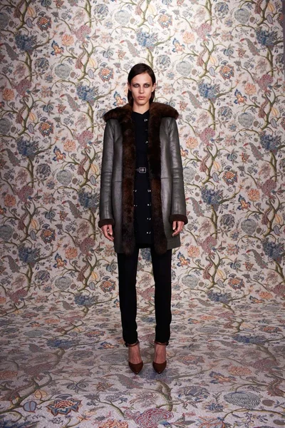 Look 17